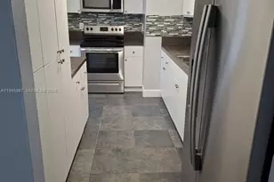 301 Golden Isles Dr, Hallandale Beach, FL 33009 - Photo 17