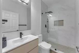 11256 NW 86th Ln, Doral, FL 33178 - Photo 15