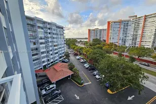 1300 NE Miami Gardens Dr, Miami, FL 33179 - Photo 25