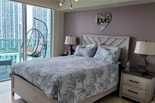 31 SE 5th St, Miami, FL 33131 - Photo 11