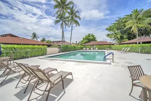 8221 Pine Dr, Tamarac, FL 33321 - Photo 21