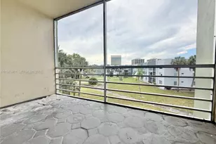 1638 Embassy Dr, West Palm Beach, FL 33401 - Photo 5