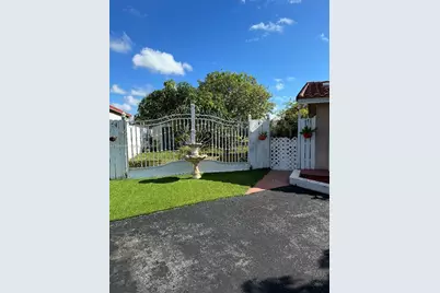 1045 SW 122nd Ct, Miami, FL 33184 - Photo 3
