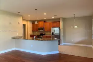 11016 Tahiti Isle Ln, Other City - In The State Of Florida, FL 33647 - Photo 15