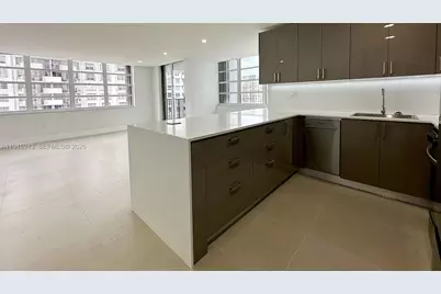 2750 NE 183rd St #1109, Aventura, FL 33160 - Photo 3