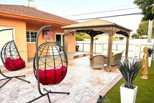 690 E 6th Pl, Hialeah, FL 33010 - Photo 17