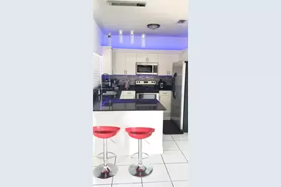 690 E 6th Pl, Hialeah, FL 33010 - Photo 9