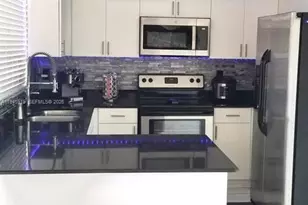 690 E 6th Pl, Hialeah, FL 33010 - Photo 9