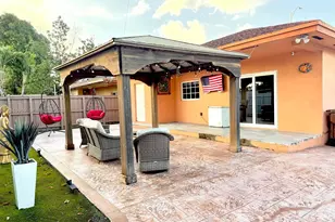 690 E 6th Pl, Hialeah, FL 33010 - Photo 11