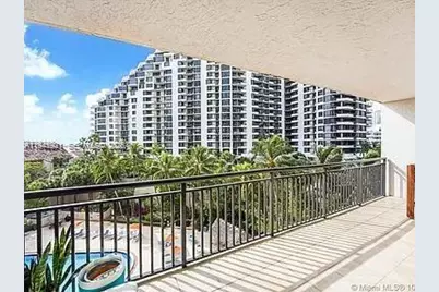 540 Brickell Key Dr #603, Miami, FL 33131 - Photo 3