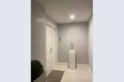 488 NE 18th St #1715, Miami, FL 33132 - Photo 3