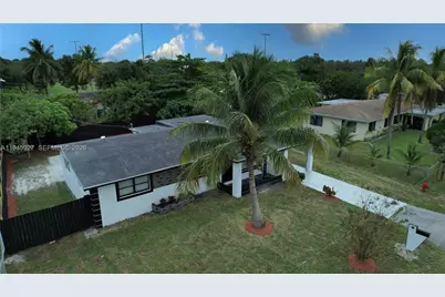 2496 SW 8th St, Fort Lauderdale, FL 33312 - Photo 3