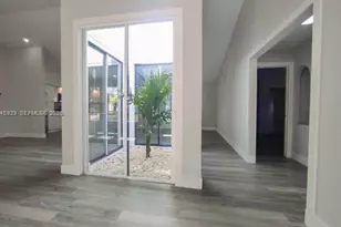 333 NE Greenbrier Ave, Port Saint Lucie, FL 34983 - Photo 3