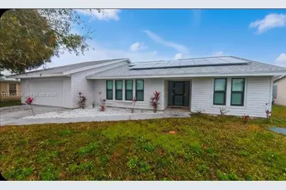 333 NE Greenbrier Ave, Port Saint Lucie, FL 34983 - Photo 1