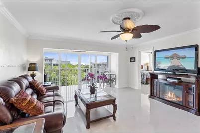 329 SE 3rd St #405P, Hallandale Beach, FL 33009 - Photo 5