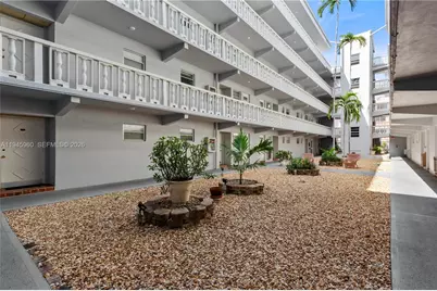329 SE 3rd St #405P, Hallandale Beach, FL 33009 - Photo 25