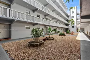 329 SE 3rd St, Hallandale Beach, FL 33009 - Photo 25