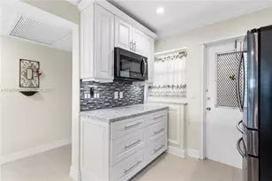 329 SE 3rd St, Hallandale Beach, FL 33009 - Photo 7
