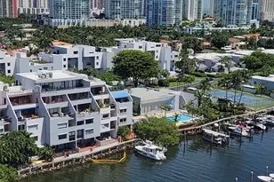 400 Kings Point Dr, Sunny Isles Beach, FL 33160 - Photo 15