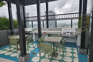 11 NE 6th St, Miami, FL 33132 - Photo 23