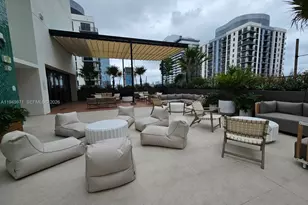 11 NE 6th St, Miami, FL 33132 - Photo 25