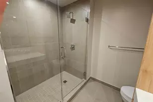 11 NE 6th St, Miami, FL 33132 - Photo 19