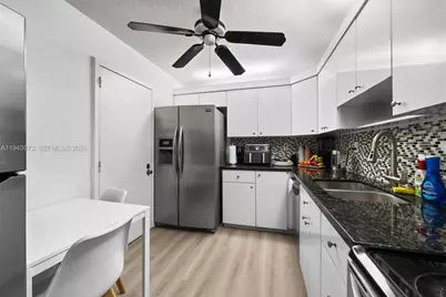 600 Three Islands Blvd #606, Hallandale Beach, FL 33009 - Photo 9