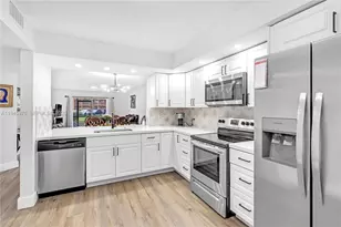 701 SW 142nd Ave, Pembroke Pines, FL 33027 - Photo 1