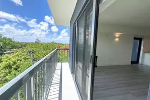 2285 SW 27th St, Miami, FL 33133 - Photo 9