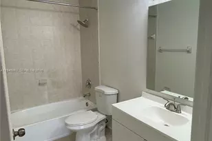 7020 NW 177th St, Hialeah, FL 33015 - Photo 49