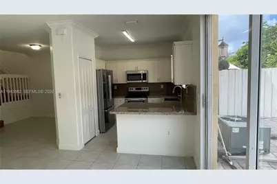 7020 NW 177th St #B103, Hialeah, FL 33015 - Photo 39