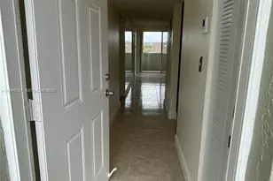 10090 NW 80th Ct, Hialeah Gardens, FL 33016 - Photo 31