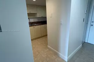 10090 NW 80th Ct, Hialeah Gardens, FL 33016 - Photo 7