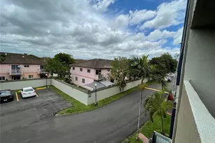 10090 NW 80th Ct, Hialeah Gardens, FL 33016 - Photo 23