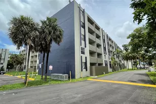 10090 NW 80th Ct, Hialeah Gardens, FL 33016 - Photo 27