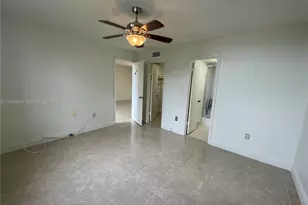 10090 NW 80th Ct, Hialeah Gardens, FL 33016 - Photo 17