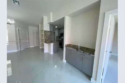 18320 NW 68th Ave #G, Hialeah, FL 33015 - Photo 7