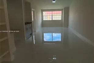 18320 NW 68th Ave, Hialeah, FL 33015 - Photo 23