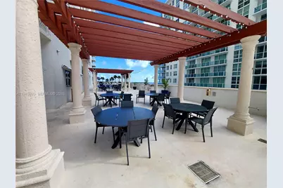 1200 Brickell Bay Dr #3708, Miami, FL 33131 - Photo 21