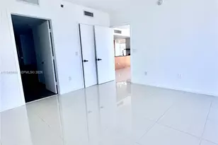 475 Brickell Ave, Miami, FL 33131 - Photo 17