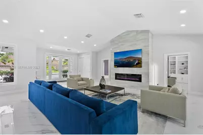 17 Surrey Rd, Palm Beach Gardens, FL 33418 - Photo 11