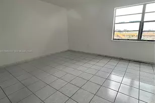 4670 W 13th Ln, Hialeah, FL 33012 - Photo 7