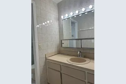 4670 W 13th Ln #405, Hialeah, FL 33012 - Photo 5