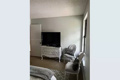 10140 NW 21st Ct, Pembroke Pines, FL 33026 - Photo 15