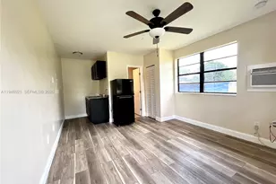 645 NW 1st St, Florida City, FL 33034 - Photo 7