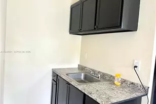 645 NW 1st St, Florida City, FL 33034 - Photo 3