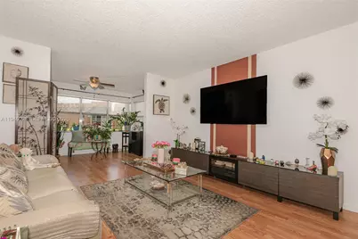 9881 NW Sunrise Lakes Blvd #106, Sunrise, FL 33322 - Photo 5