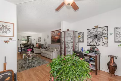 9881 NW Sunrise Lakes Blvd #106, Sunrise, FL 33322 - Photo 23