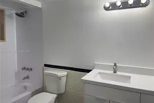 9481 Evergreen Pl, Davie, FL 33324 - Photo 11