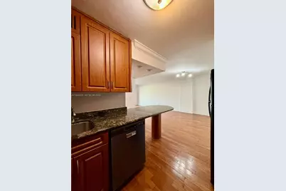 1605 Bay Rd #407, Miami Beach, FL 33139 - Photo 11